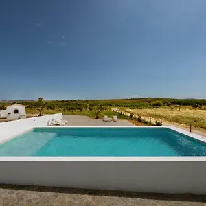https://aroucas-turismo-e-natureza.hotelaalgarve.com